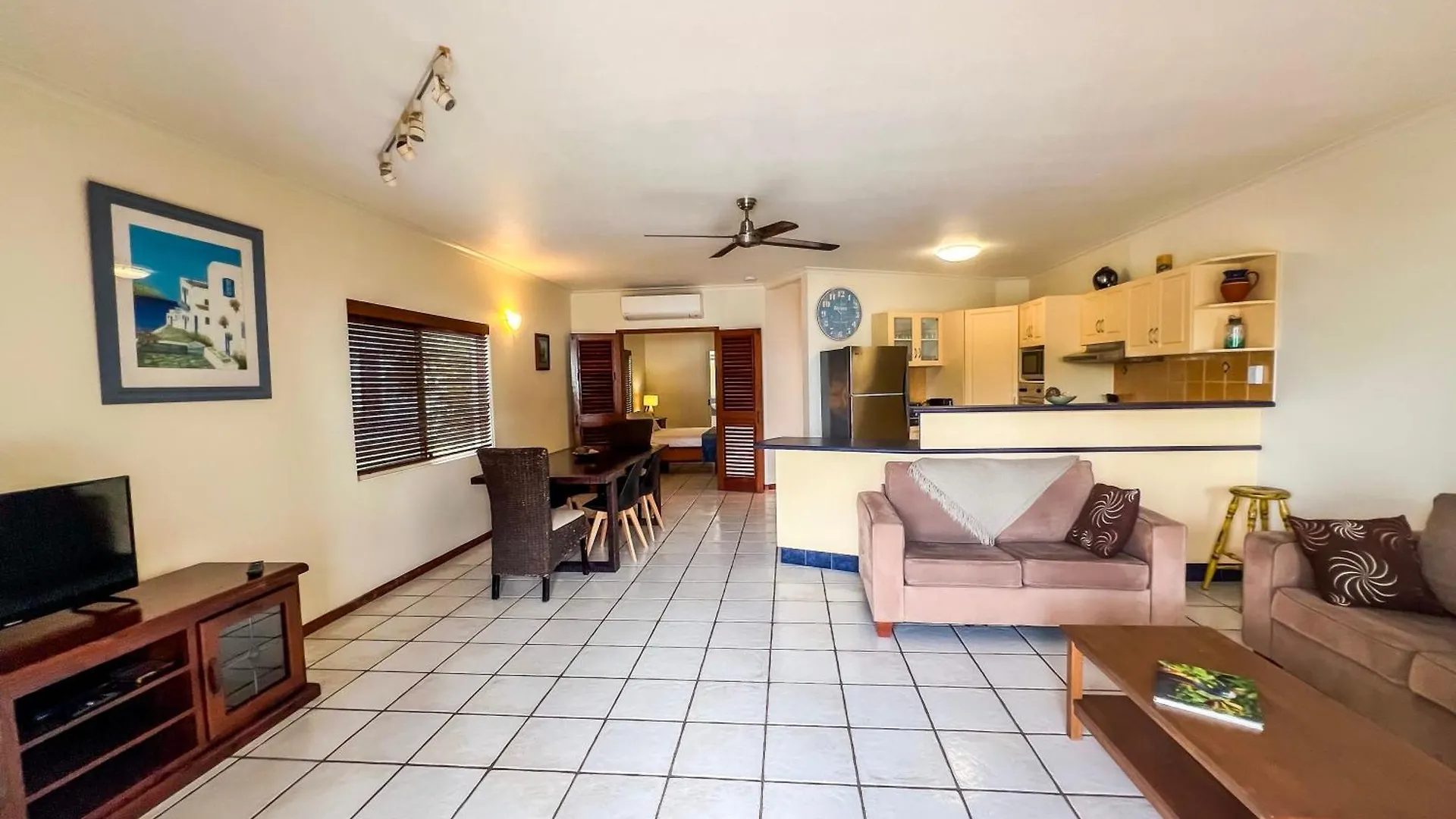 La Riviera One - Coastal Lifestyle - Three Bedroom South Mission Beach
