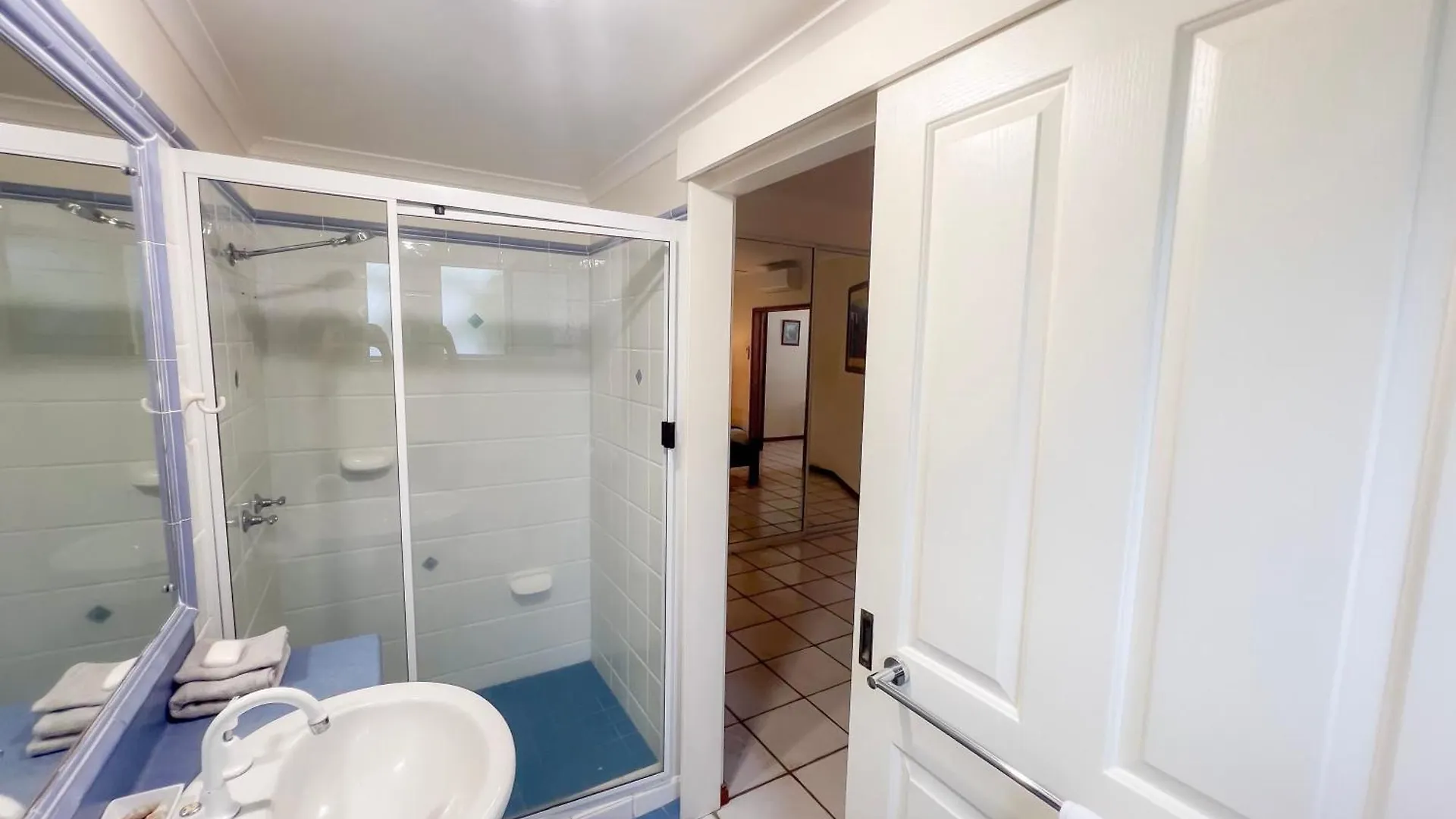 La Riviera One - Coastal Lifestyle - Three Bedroom South Mission Beach
